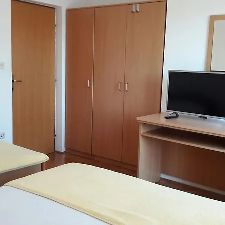 And By The Sea Seline, Paklenica - 6440 3*