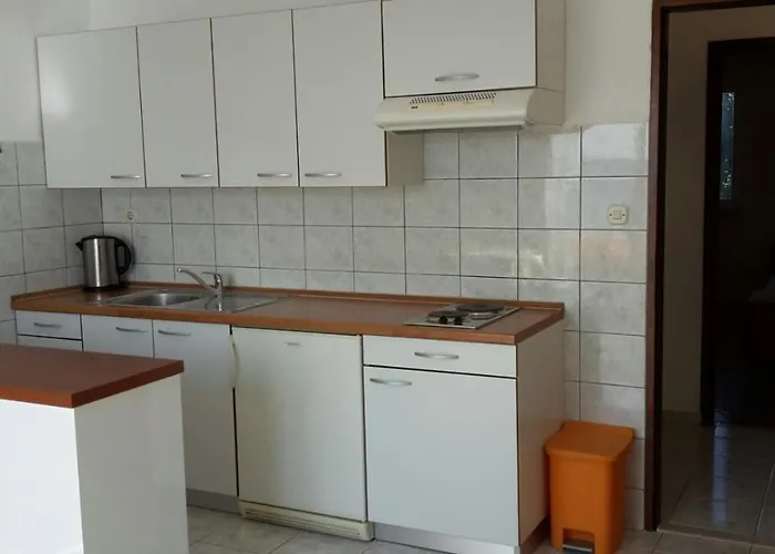 Konukevi And By The Sea Seline, Paklenica - 6440 Starigrad Paklenica