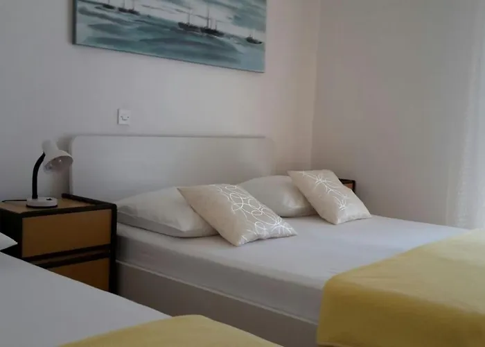 And By The Sea Seline, Paklenica - 6440 Konukevi 3*