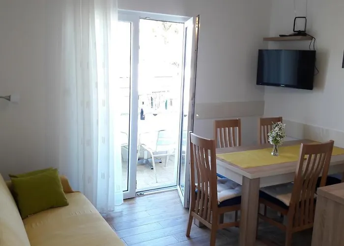 And By The Sea Seline, Paklenica - 6440 Konukevi 3*