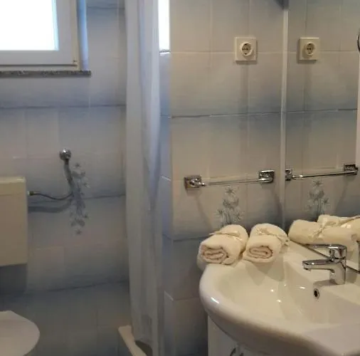 Konukevi And By The Sea Seline, Paklenica - 6440 Starigrad Paklenica